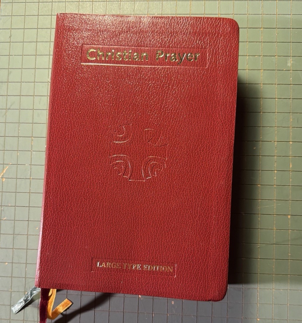 Christian Prayer LARGE Type Catholic Book Publishing Company 407/10 Printed 1985