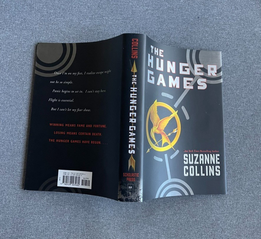Hunger Games Trilogy Boxed Set Set by Suzanne Collins (2010, Box or Slipcased)