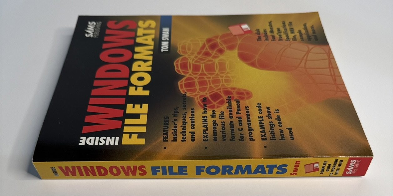 File Formats Computer Books PB Lot of 2 Very Good Graphics Window
