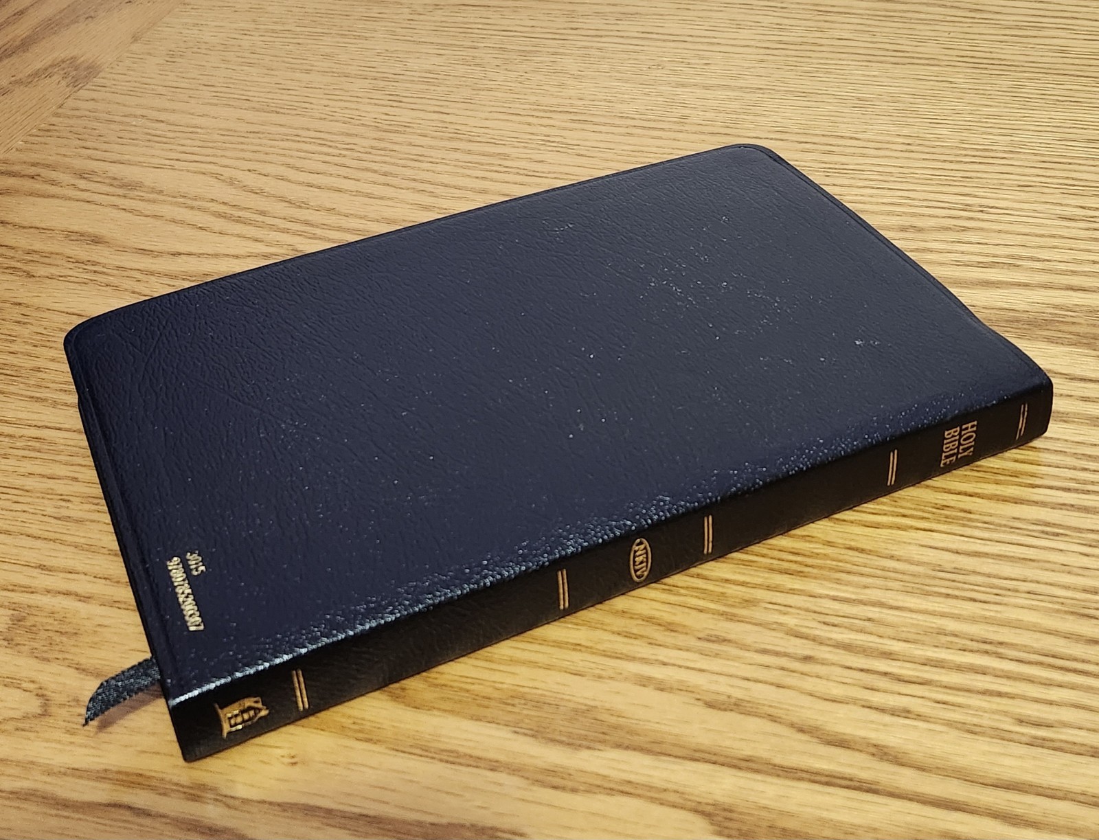 The NKJV UltraSlim Bible Thomas Nelson edition Black Leathersoft New,Old Test,