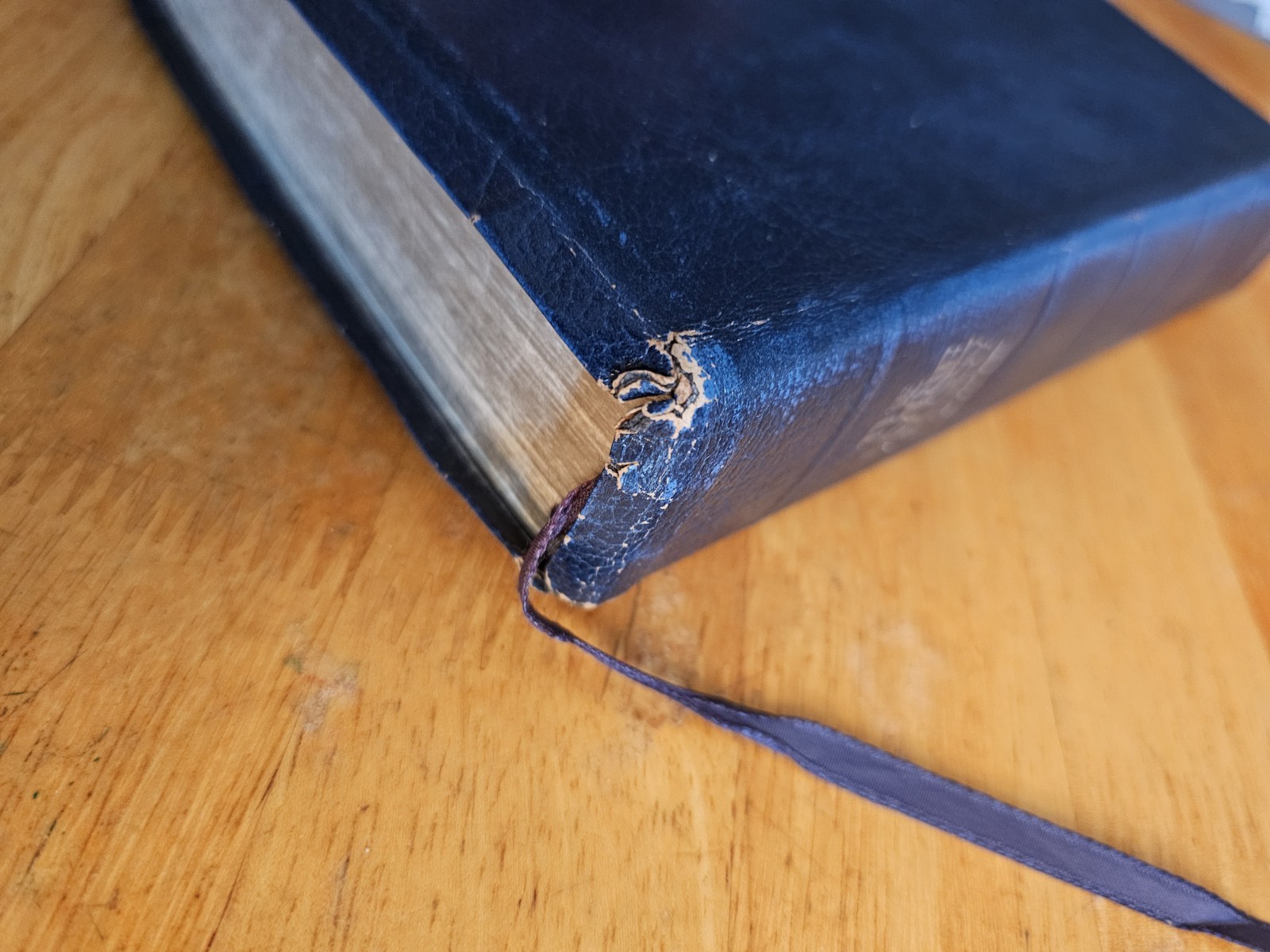 The Ryrie Study Bible KJV Red Letter Text, Moody Press 1978, Blue Bond Leather