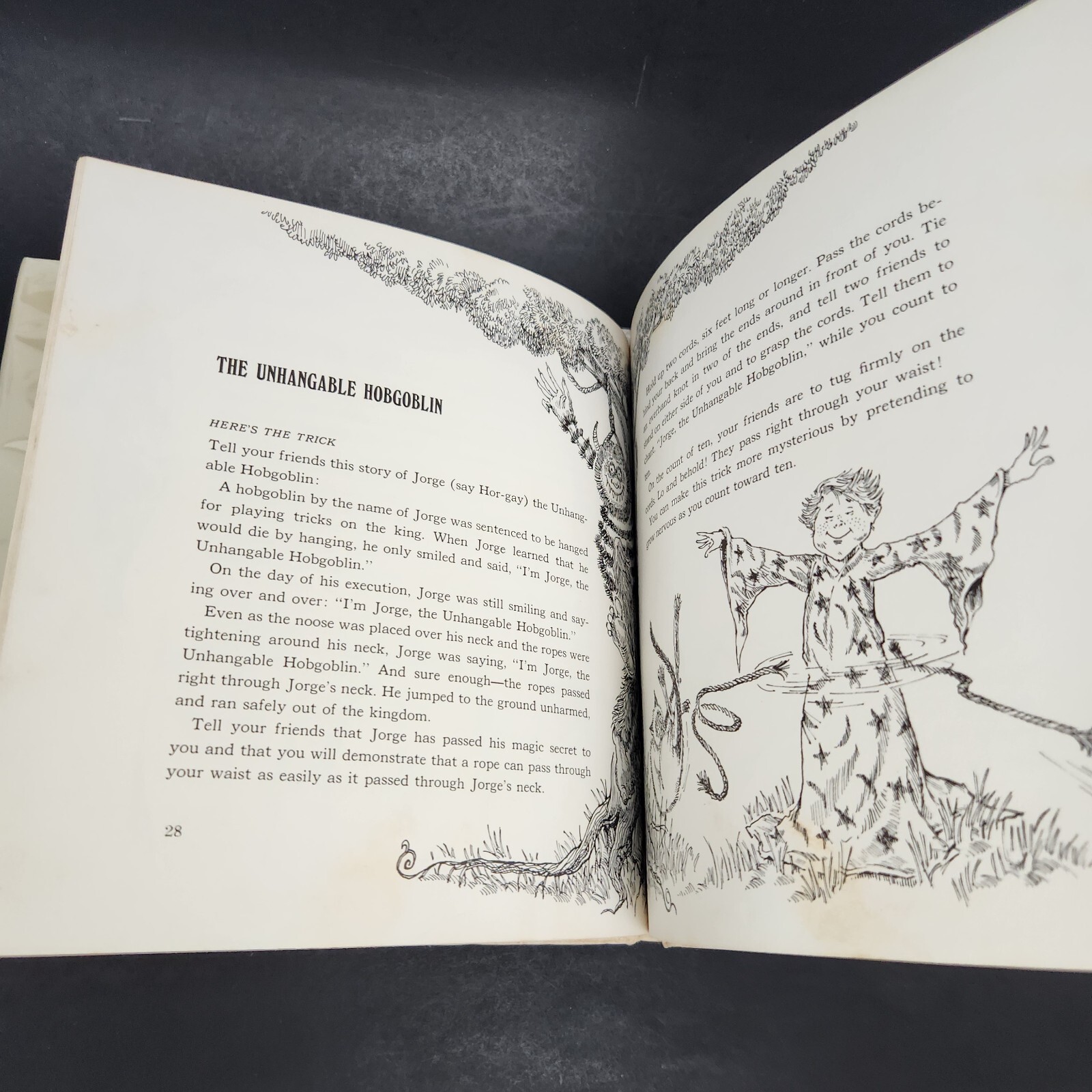 1973: Squeals & Squiggles & Ghostly Giggles by Ann McGovern 1st Printing HCDJ