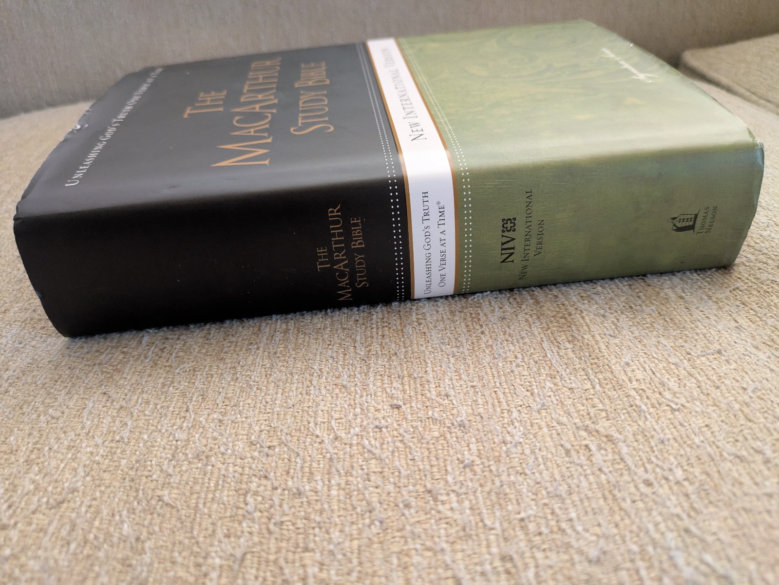 The MacArthur Study Bible: New International Version, Signature Series | 2013