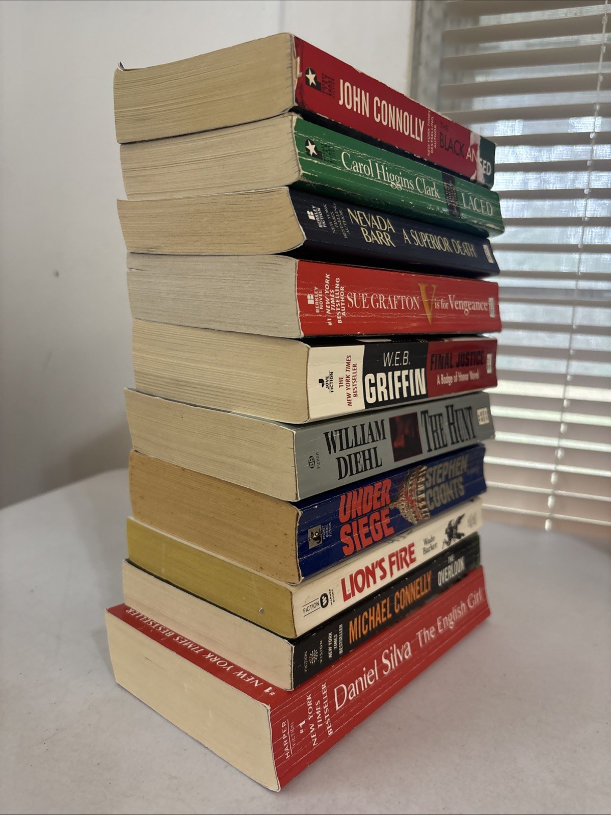 Lot of 10 Mystery and Thrillers – Mixed Authors – FREE SHIPPING