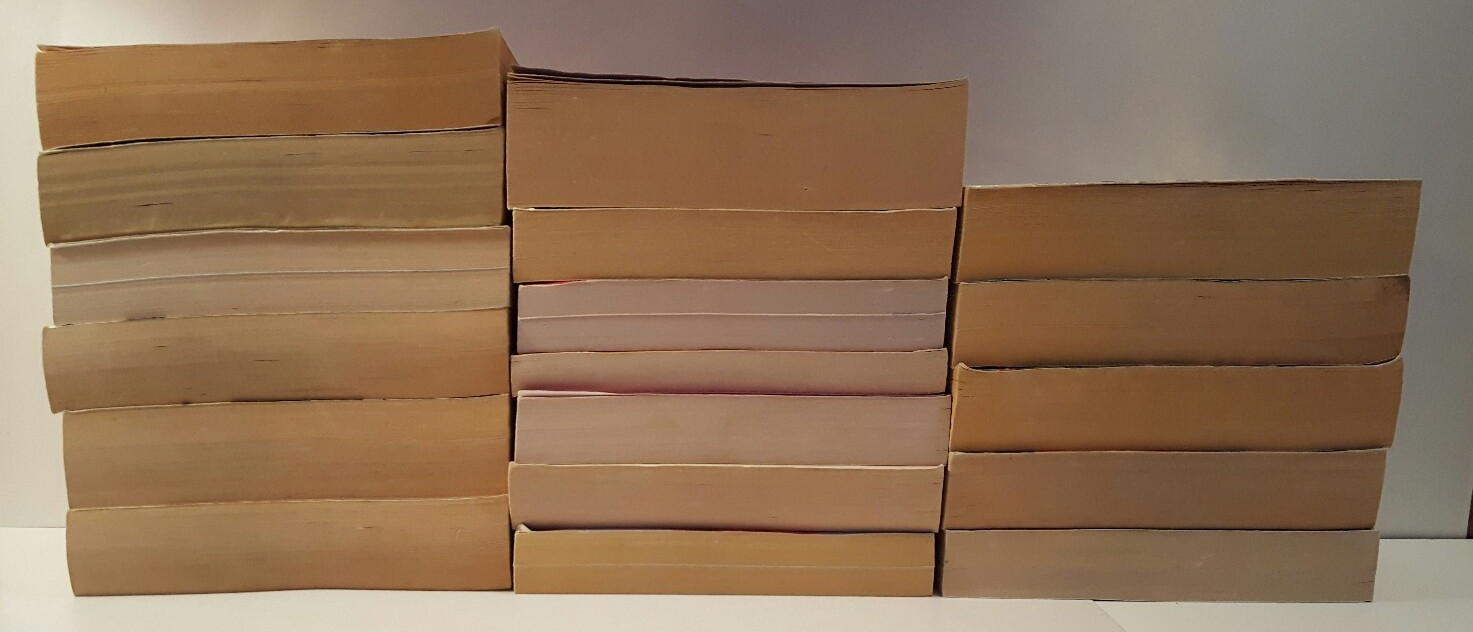 Romance Lot Of 18 Miscellaneous PB Books DAlessandro, Taylor, Hohl, Price, Enoch