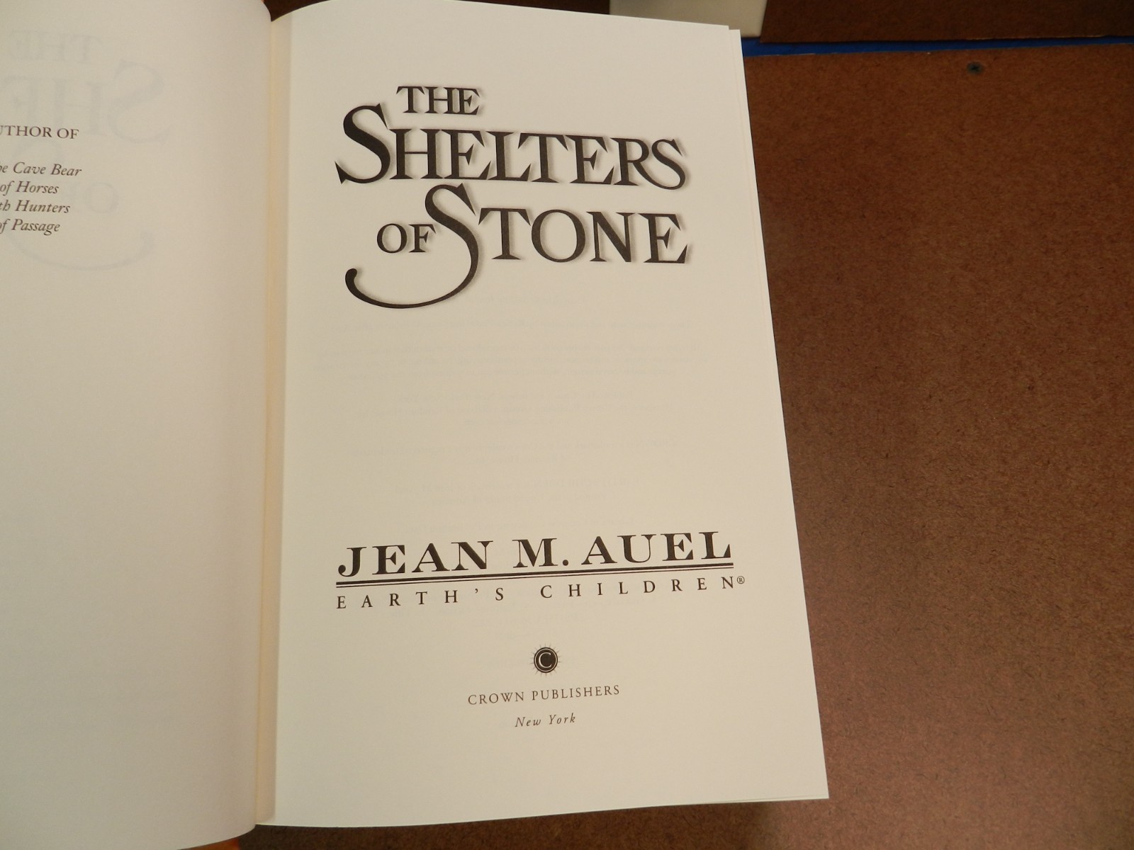 Jean M. Auel CLAN OF THE CAVE BEAR, PLAINS OF PASSAGE & SHELTERS OF STONE EUC