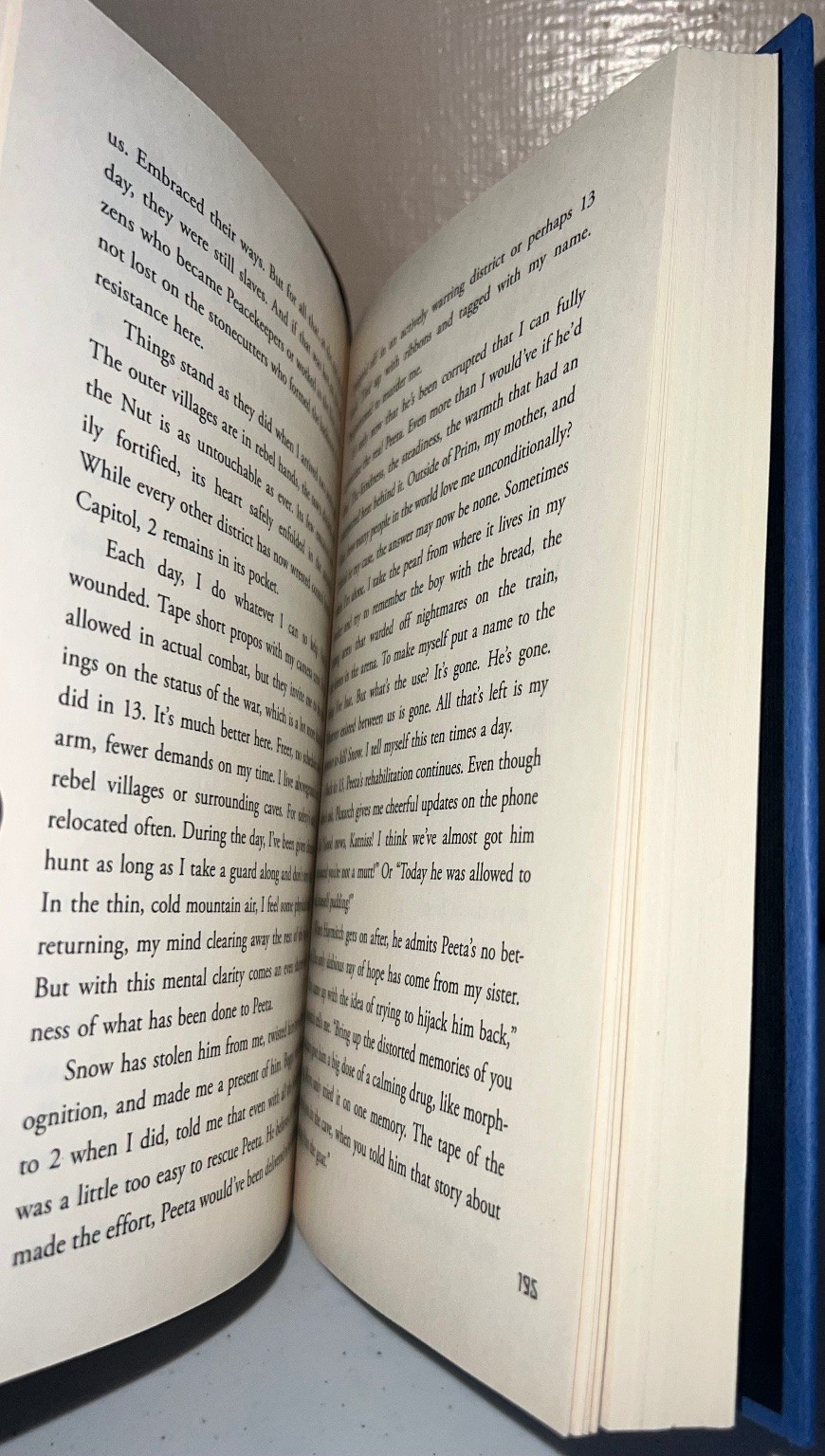 Mockingjay Suzanne Collins Scholastic Press 2010 Hardcover Blue Superb EUC! 🍀