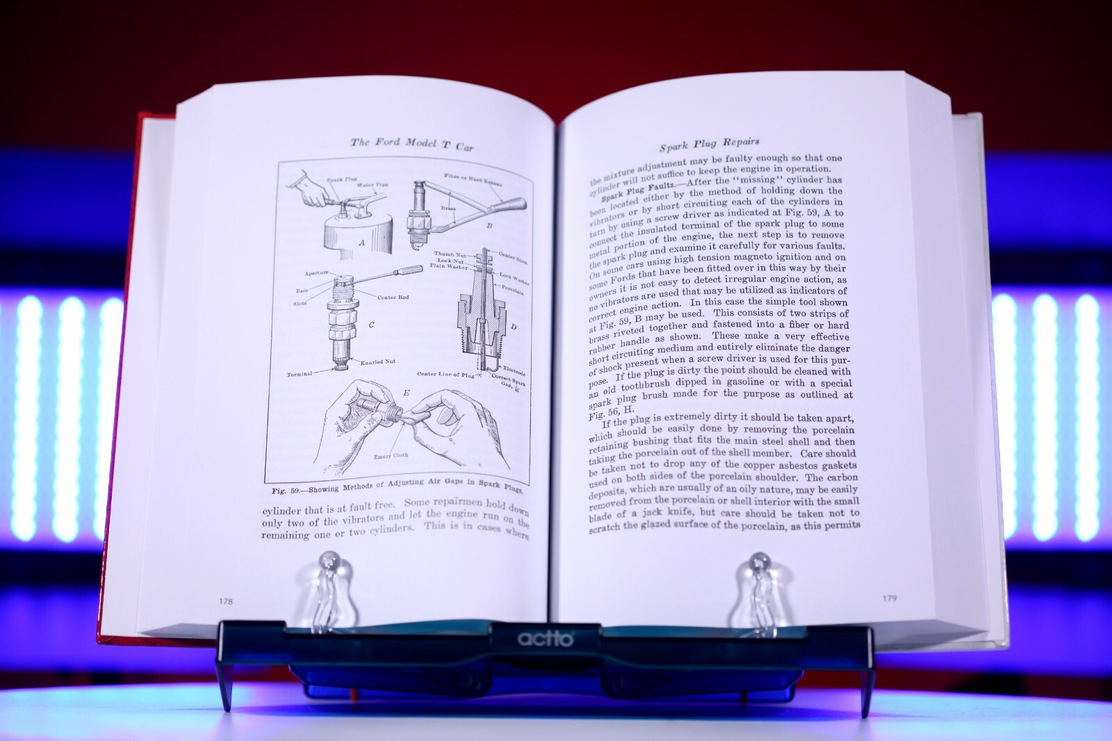 HARDCOVER The Complete Ford Model T Guide: Enlarged Illustrated Special Edition
