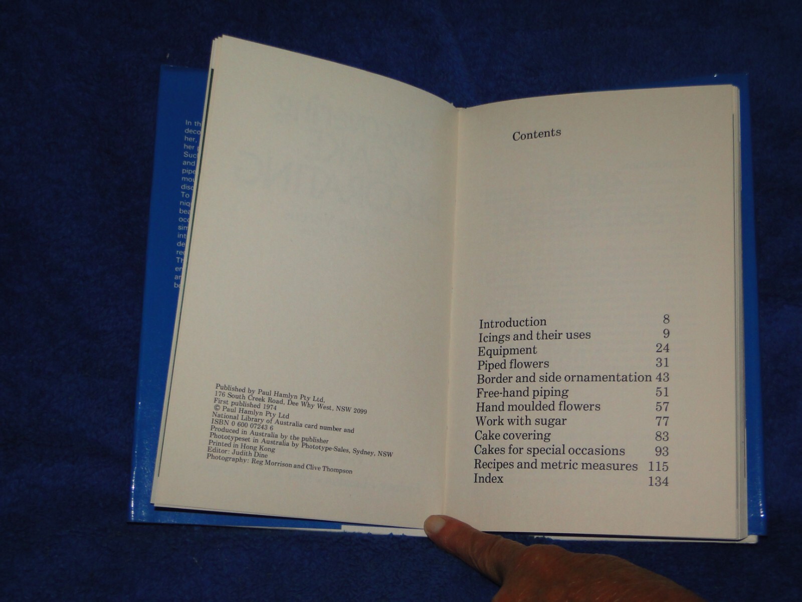 Discovering Cake Decorating by Bernice Vercoe, Hardcover, 136 pages, 1974 pub.