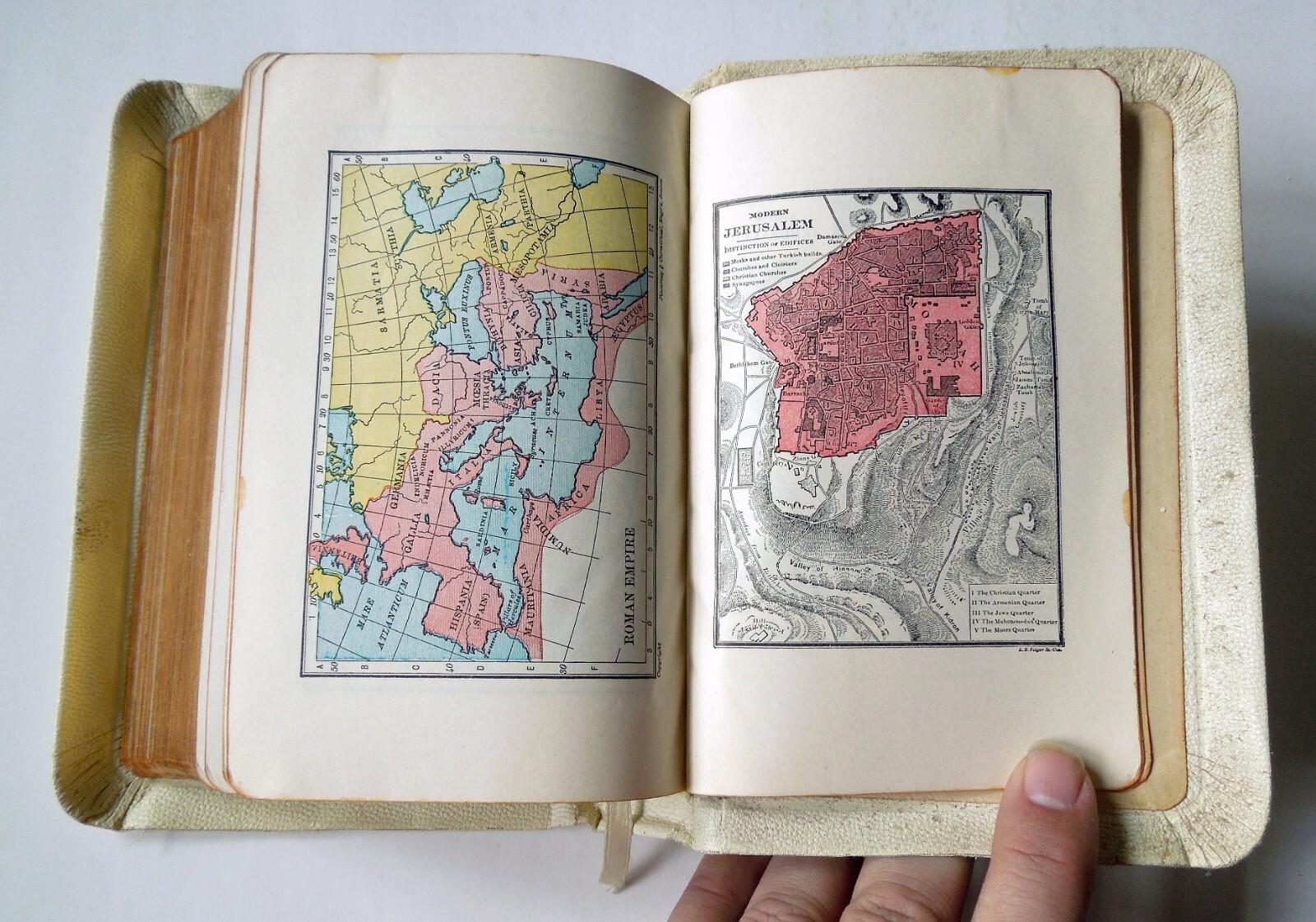 Holy Bible (King James Version) – vintage sc, The National Bible Press
