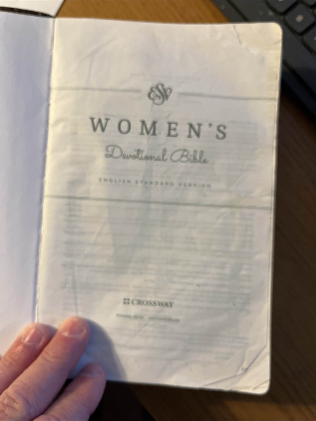 Women’s Devotional Bible English Standard Version ESV, Crossway, Leather