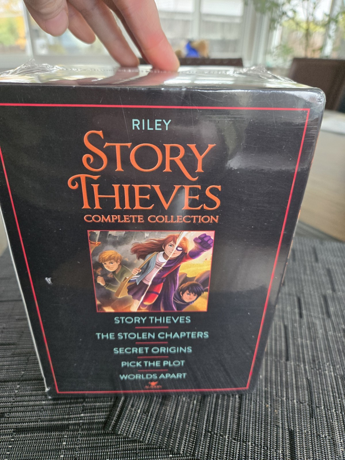 New Sealed Complete Box set The Story Thieves By James Riley