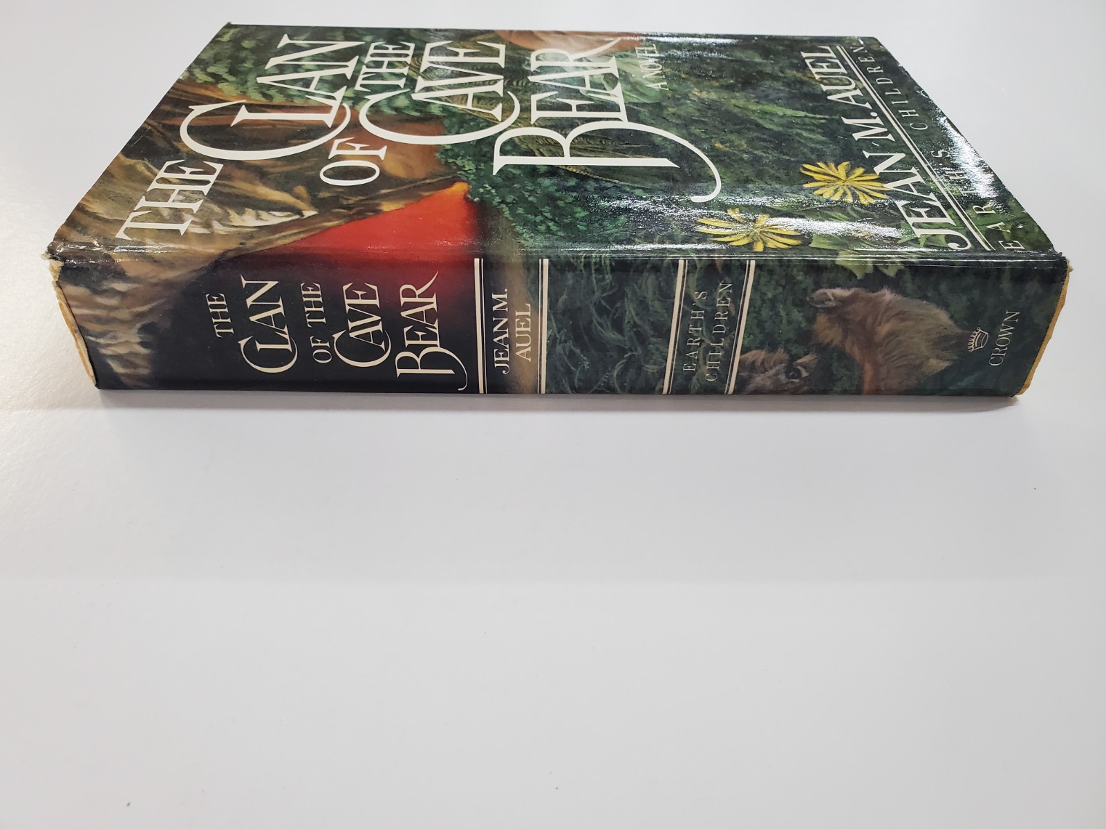 The Clan of the Cave Bear by Jean M Auer (1980, Crown) Vintage Hardcover