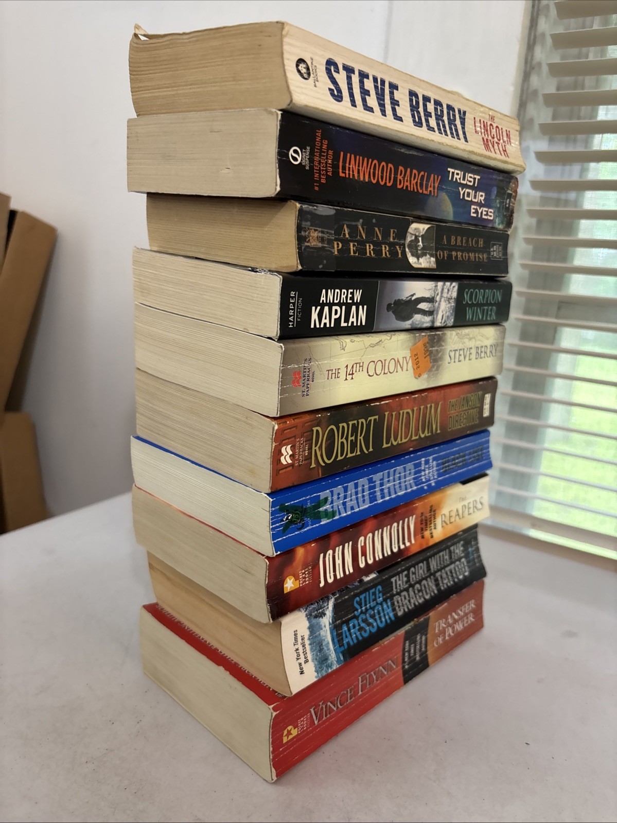Lot of 10 – Mystery and Thrillers – Mixed Authors – FREE SHIPPING