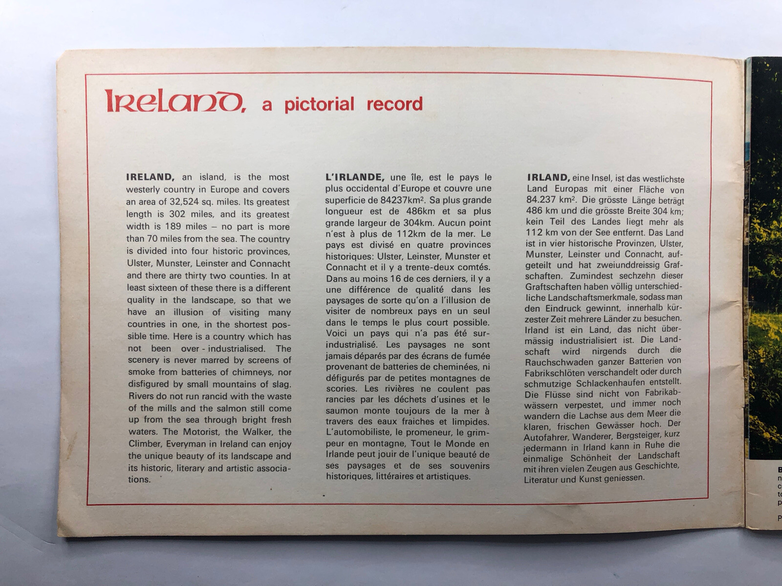 Ireland: A Pictorial Record 34 Superb Photographs by John Hinde Ltd (1978, PB)