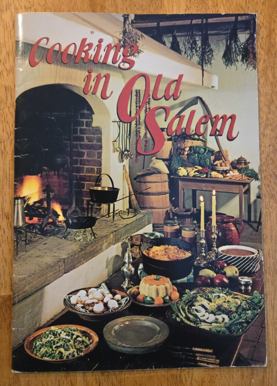 Lot of 8 American Cuisine Cookbooks / Booklets / Mags: Williamsburg, Salem, Amis