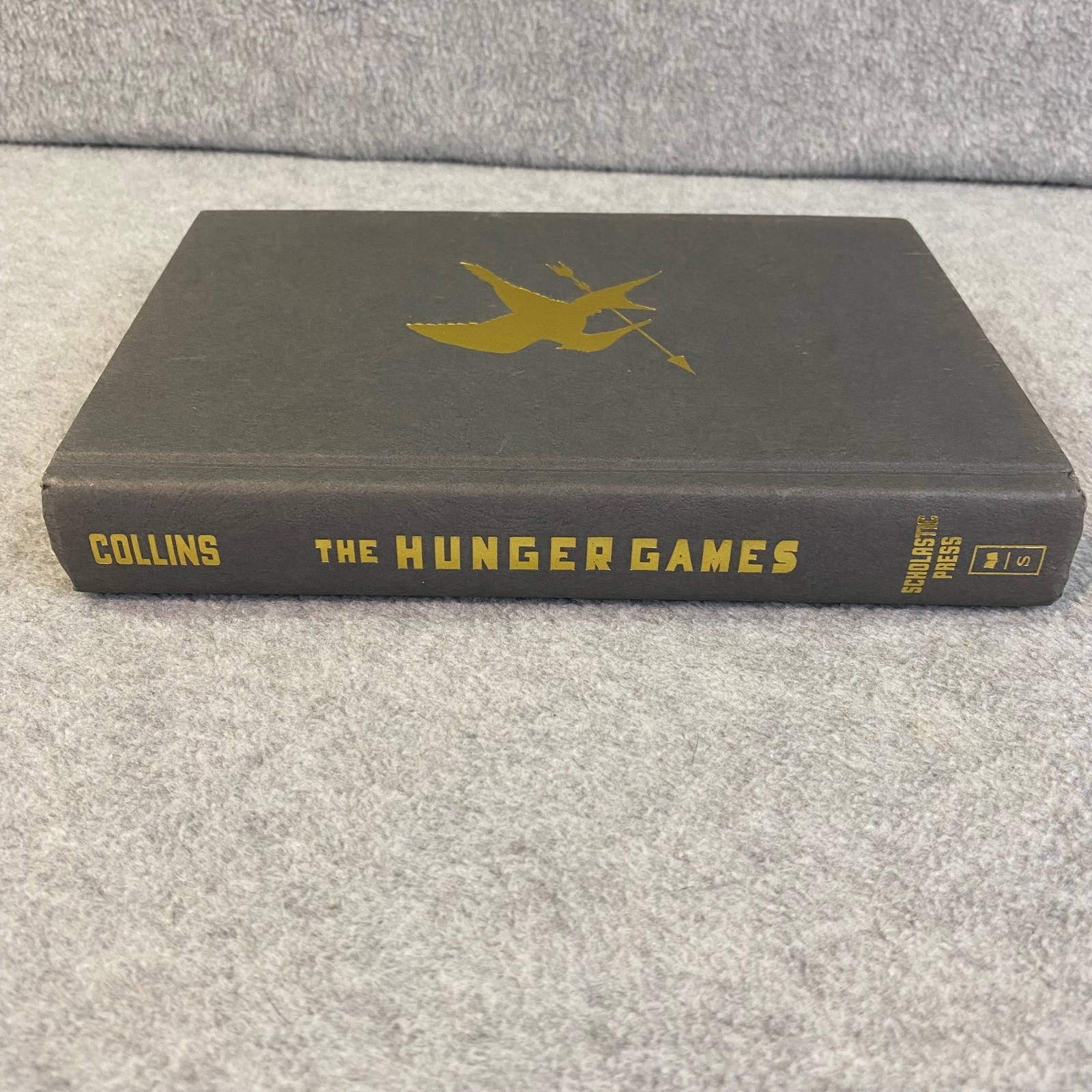 The Hunger Games Book Gold Mockingjay 1st Ed Hardcover Survival No Dust Jacket