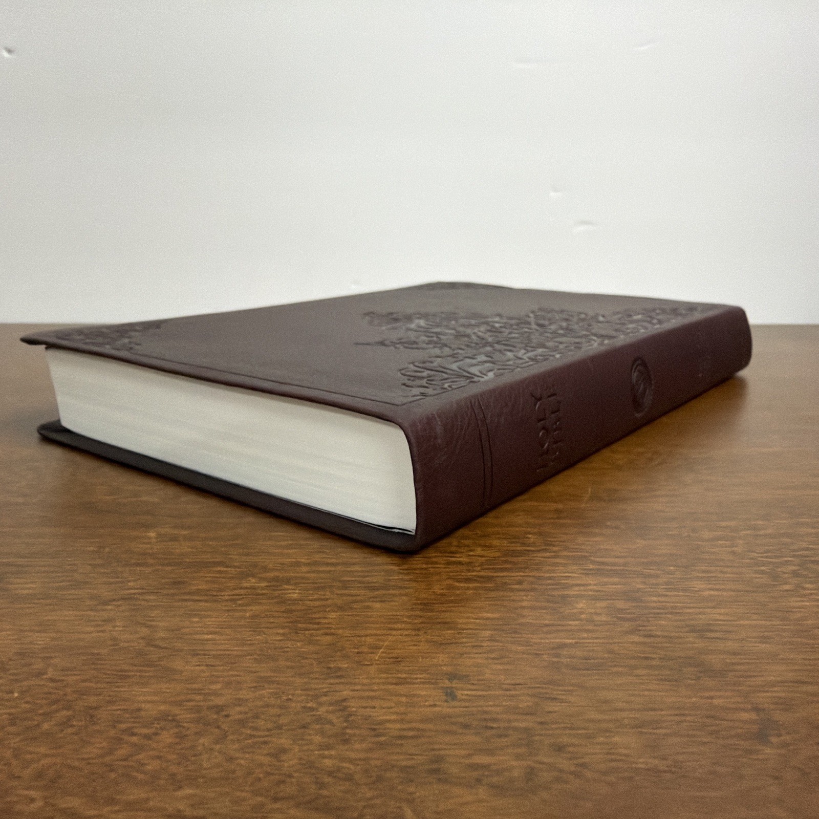 ESV Premium Gift Bible (TruTone, Chestnut, Filigree Design)