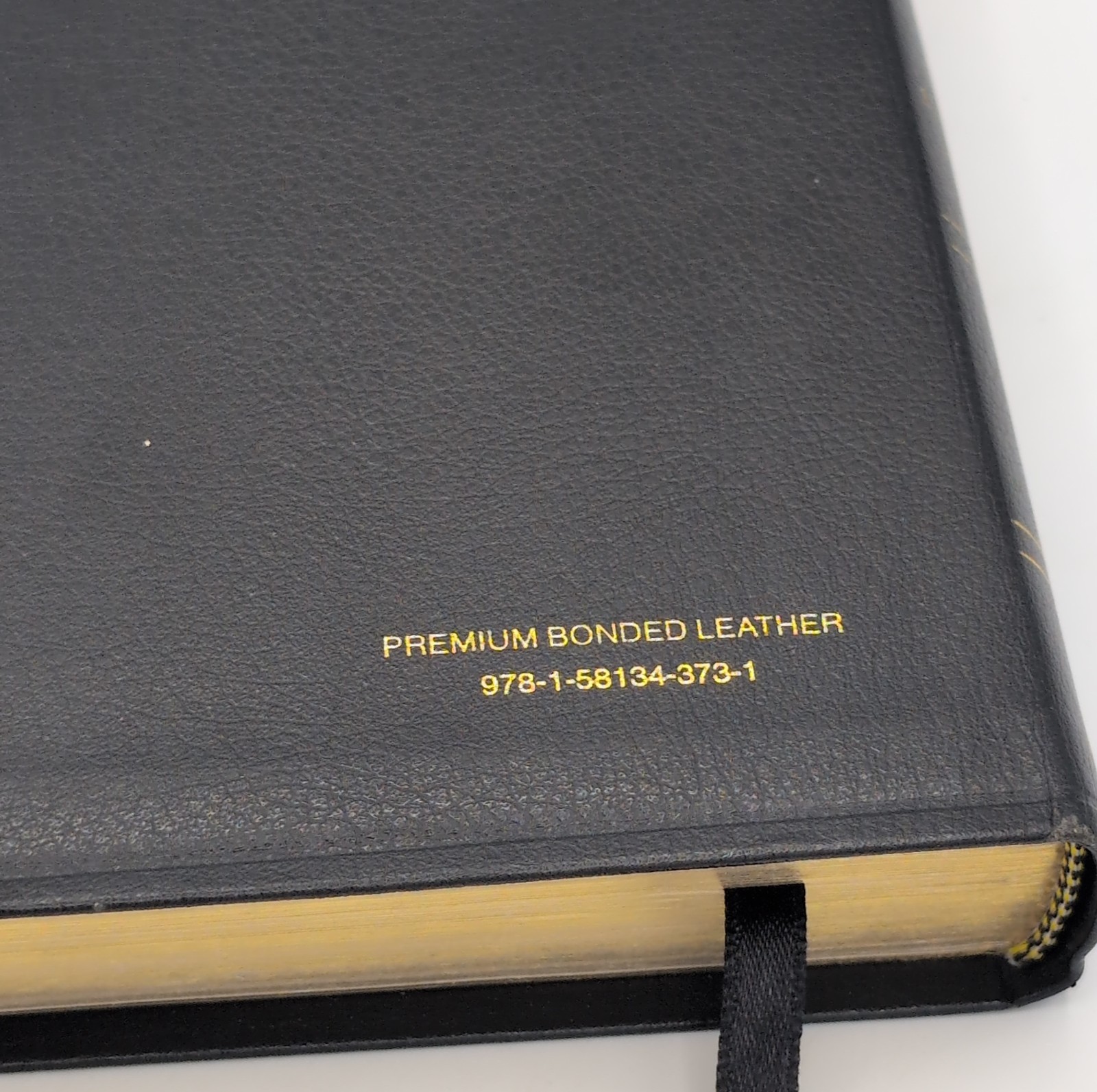 ESV Thinline Bible, Red Letter – Bonded Leather. (B)