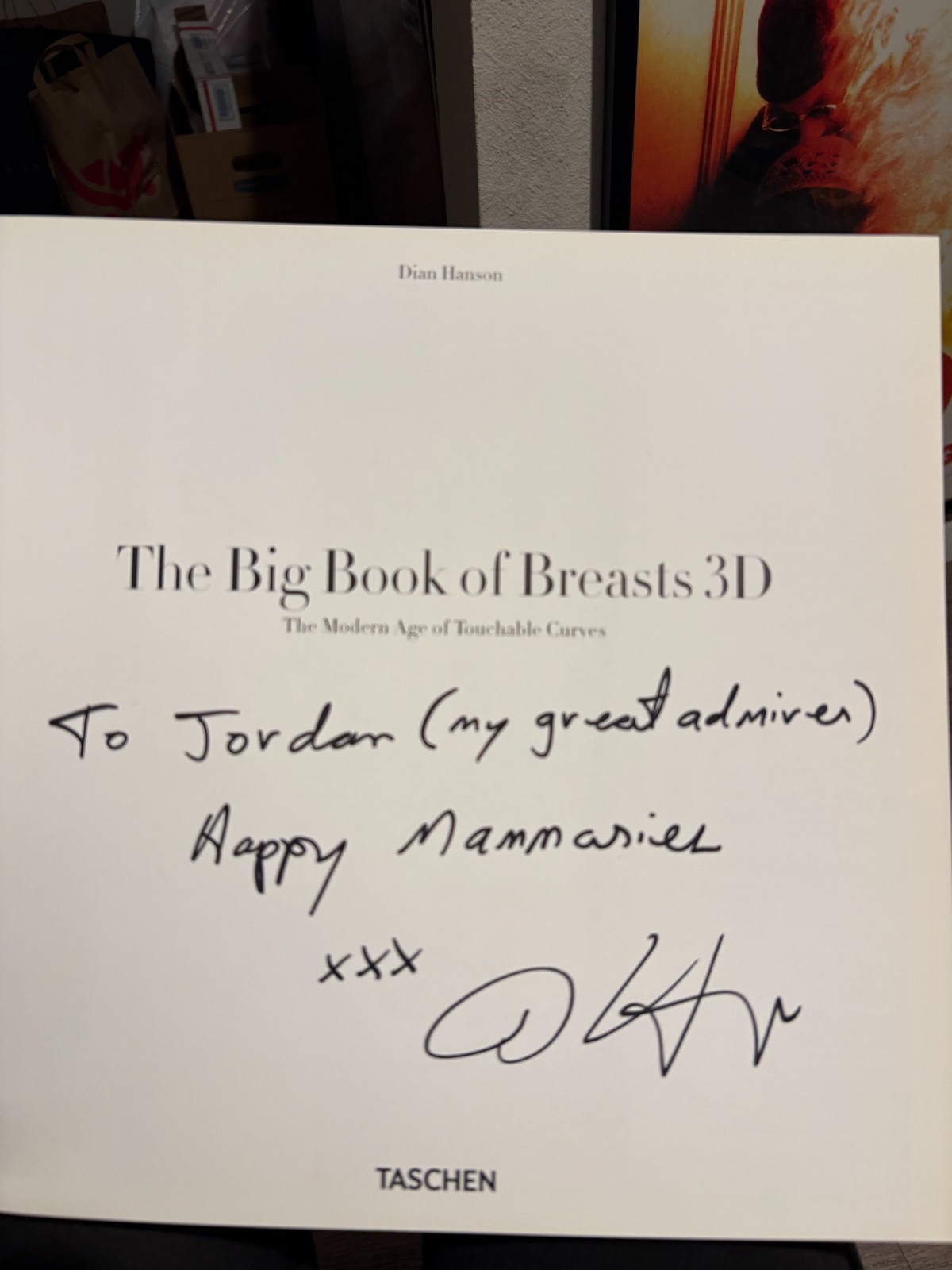 The Big Book of Breasts 3D (Multilingual Edition), , Good Book