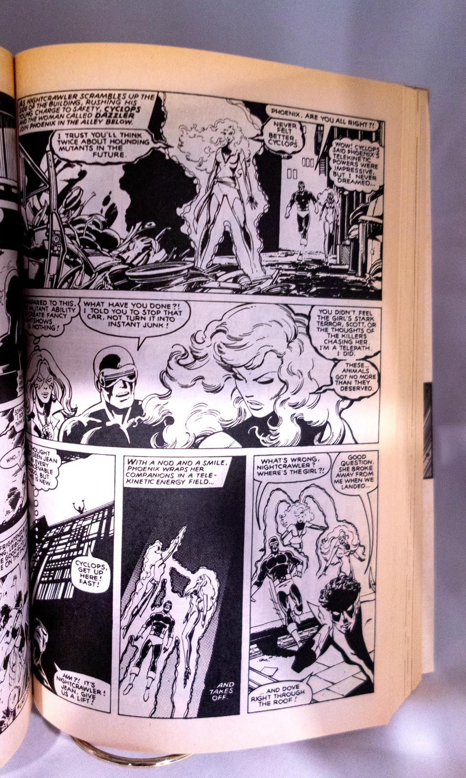 The Essential X-Men, Vol. 2: – Paperback B&W by Chris Claremont & John Byrne