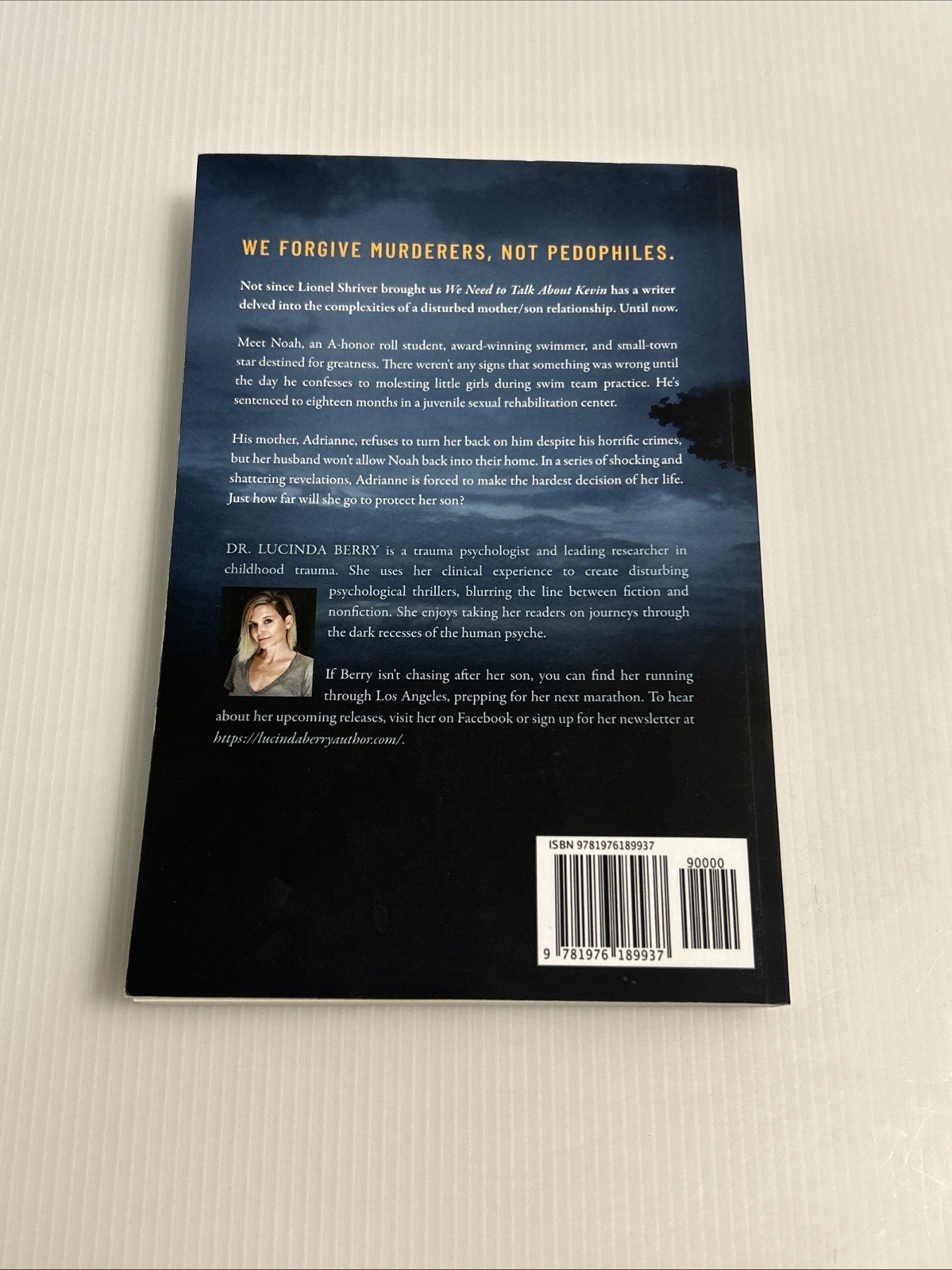 Saving Noah by Lucinda Berry Paperback 2017 Novel – Psychological Thriller NEW