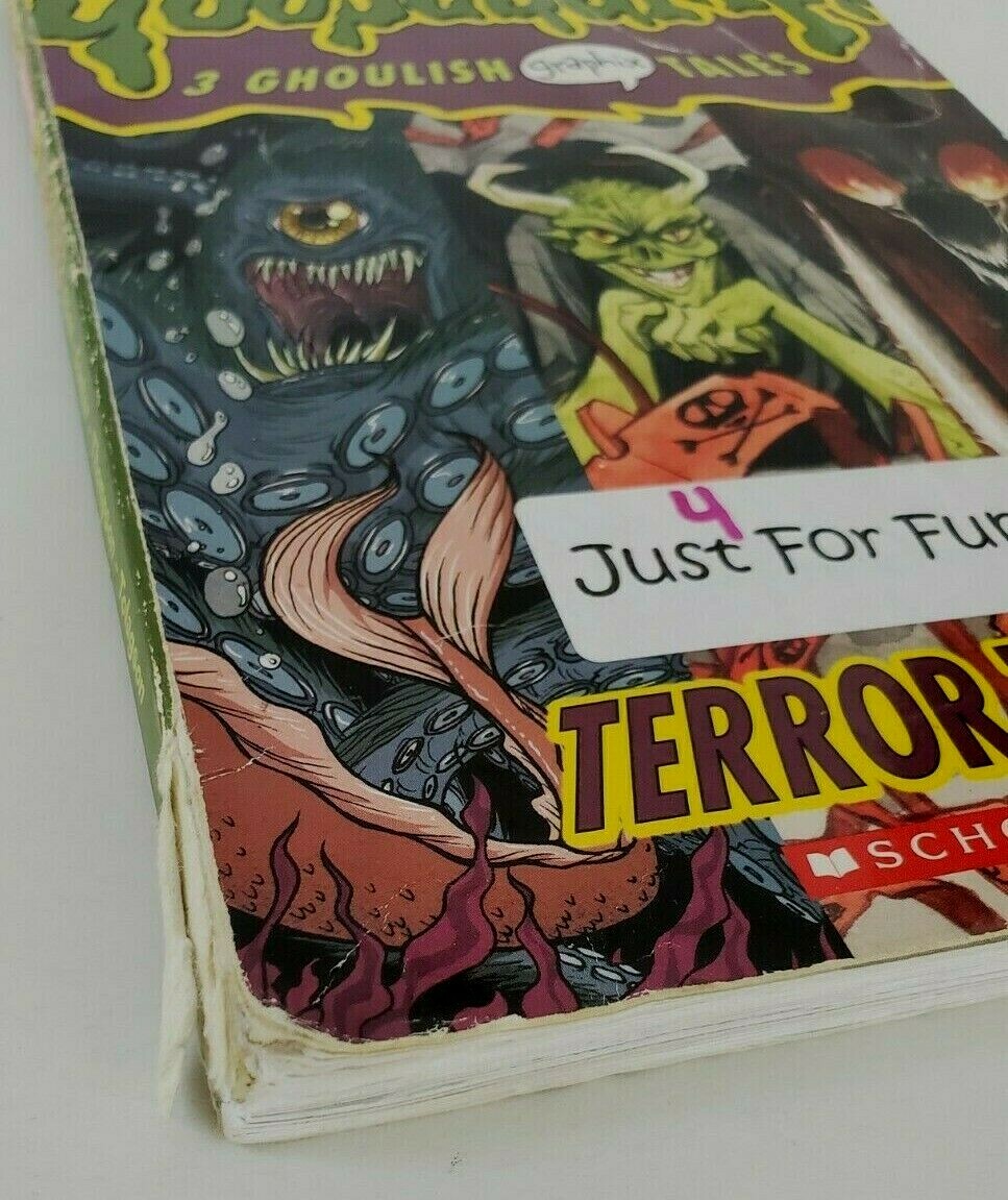 Lot of 10: 7 Goosebumps (1990s), 2 Horrorland (2000s), 1 Graphic Novel (1995)