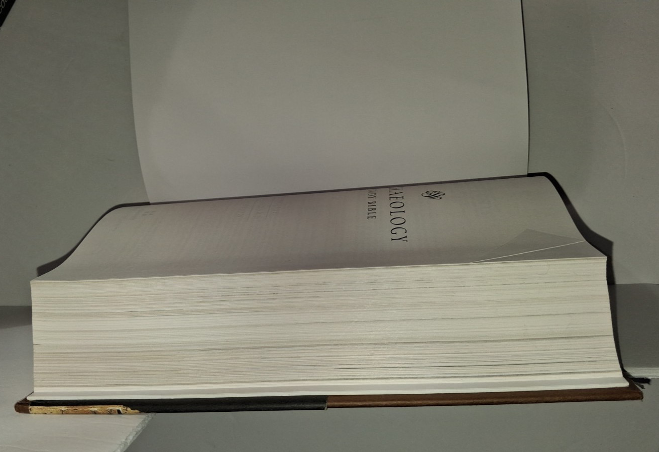 ESV Archaeology Study Bible Hardcover Crossway VG- Clean