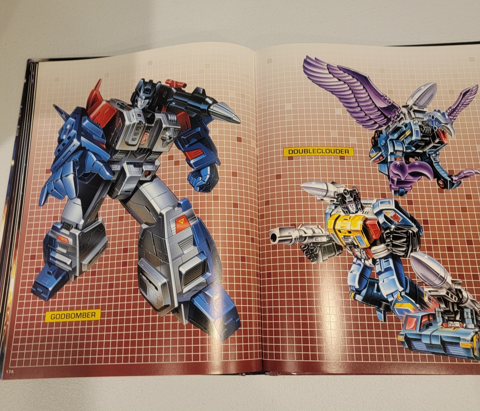 Transformers Legacy Book: The Art of Transformers Packaging + Visual Guide Book