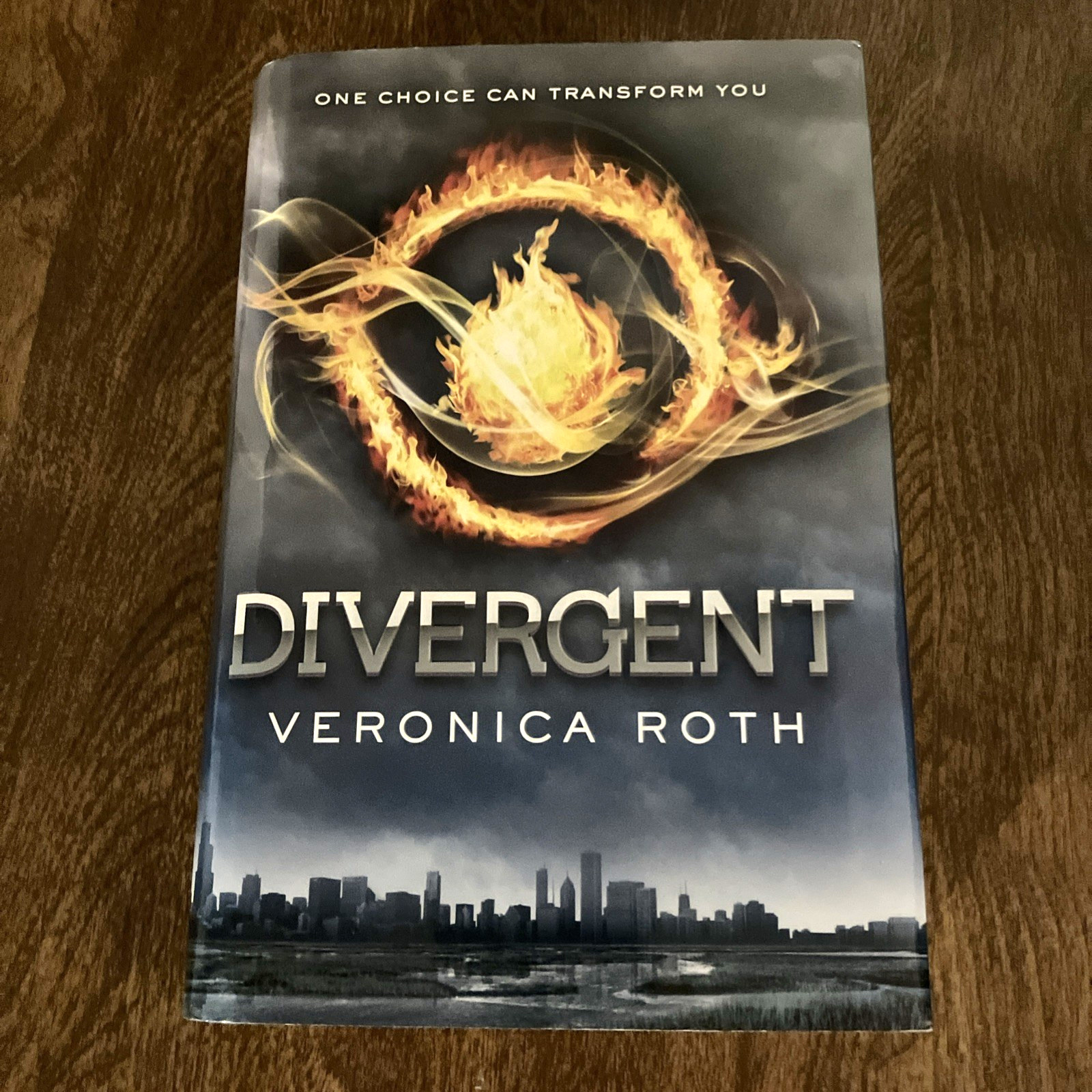 Veronica Roth, Divergent, 1st Edition, Poster, Hardcover, LIKE NEW (920)