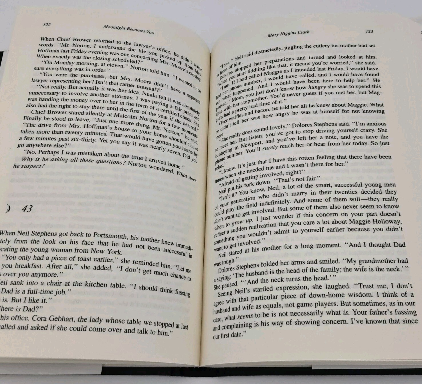 Moonlight Becomes You by Mary Higgins Clark Hardcover 255 Pages Suspenseful
