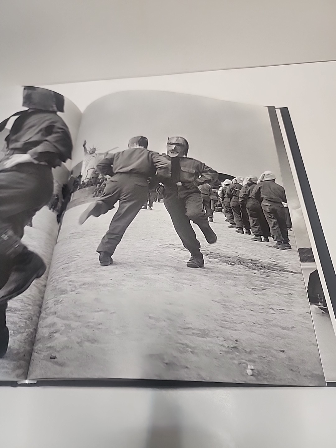 Werner Bischof, 1916-1954 by Hugo Loetscher & Guido Magnaguagno 1990 HC / DJ
