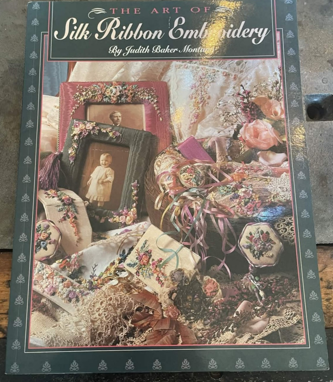 The Art of Silk Ribbon Embroidery. Judith Baker Montano. C&T Publishing, 1993.