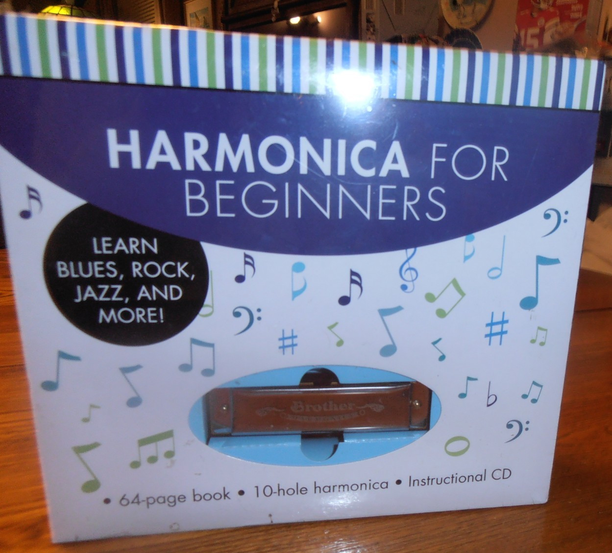 NIB- HARMONICA FOR BEGINNERS LEARN BLUES,ROCK,JAZZ AND MUCH MUCH MORE.