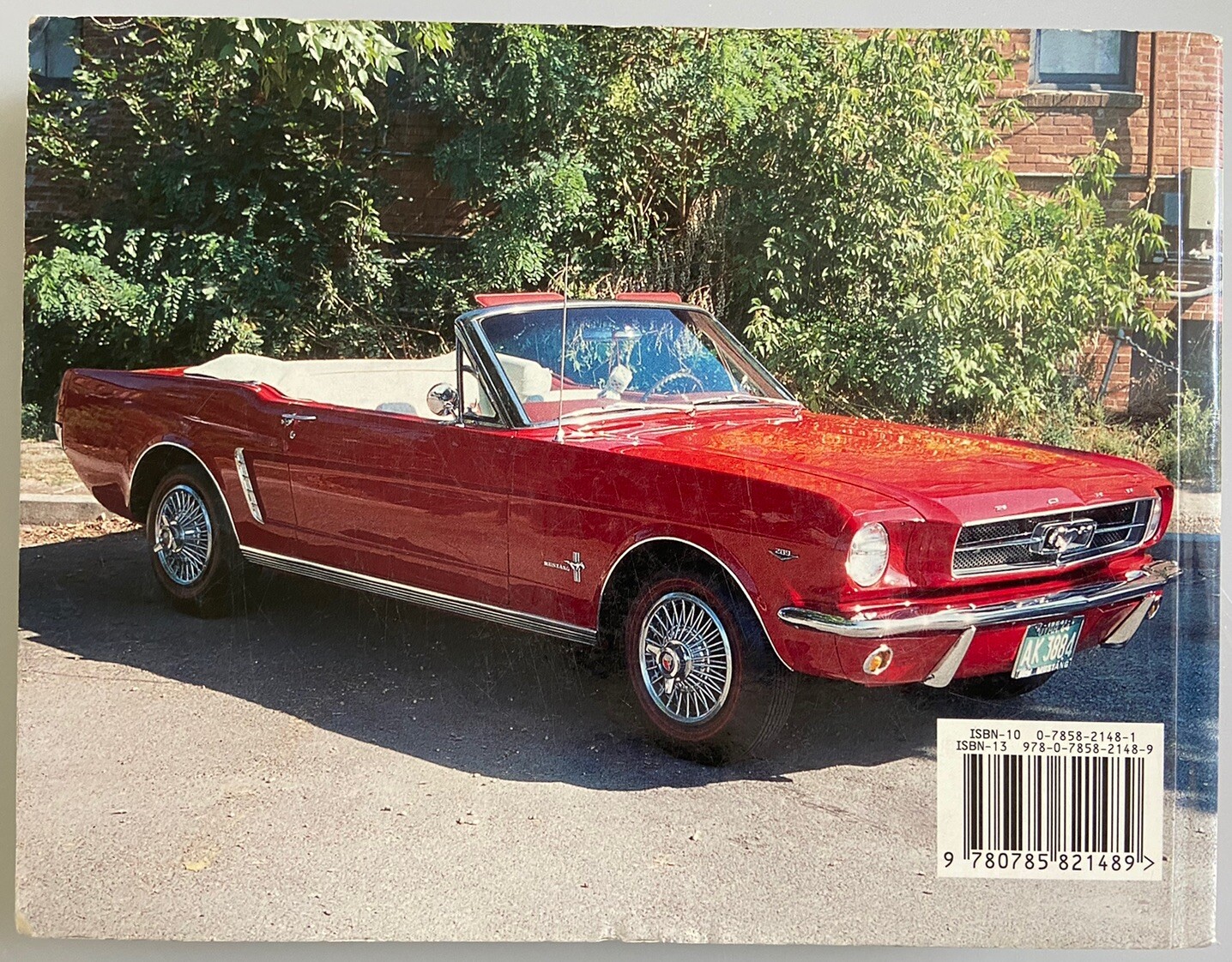 Mustang Book – 444 Pages -Author Peter Henshaw, Chartwell Books Inc 2010 Edition