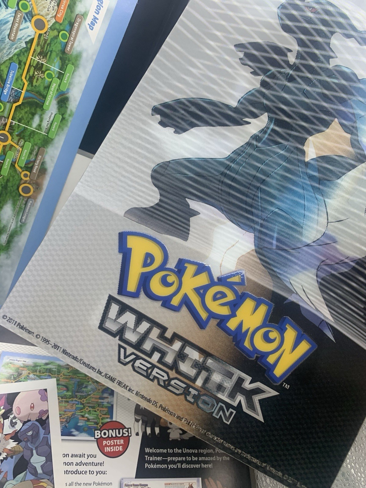 Pokémon Black & White Collectors Ed Hardcover Strategy Guide W lenticular Poster