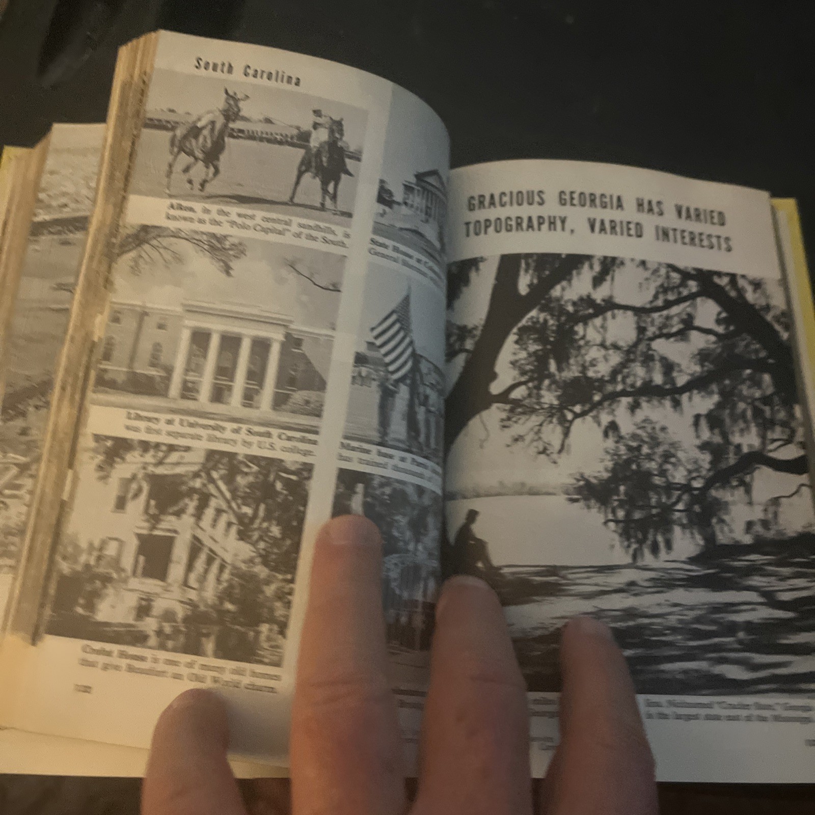 AROUND THE WORLD IN 2000 PICTURES 1956 A Milton Runyon And Wilma F Bergane