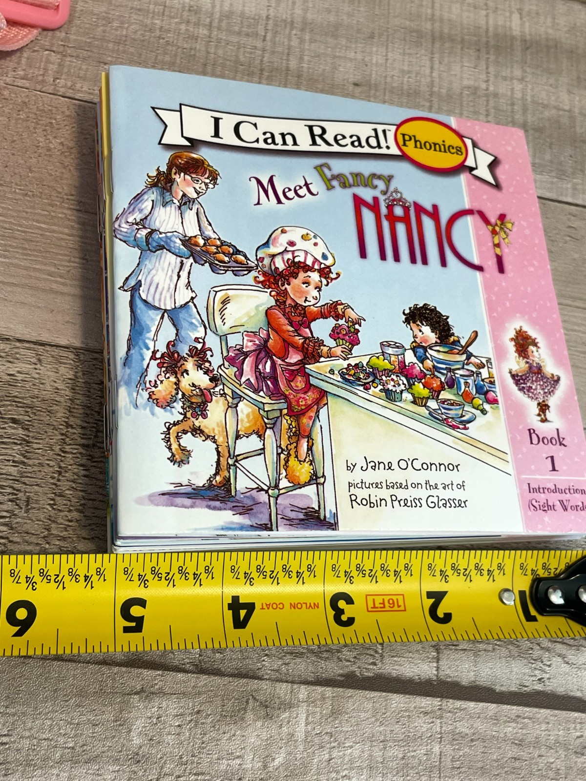Girls I Can Read Phonics Meet Fancy Nancy 12 Books, Carry Pack & Book Marker