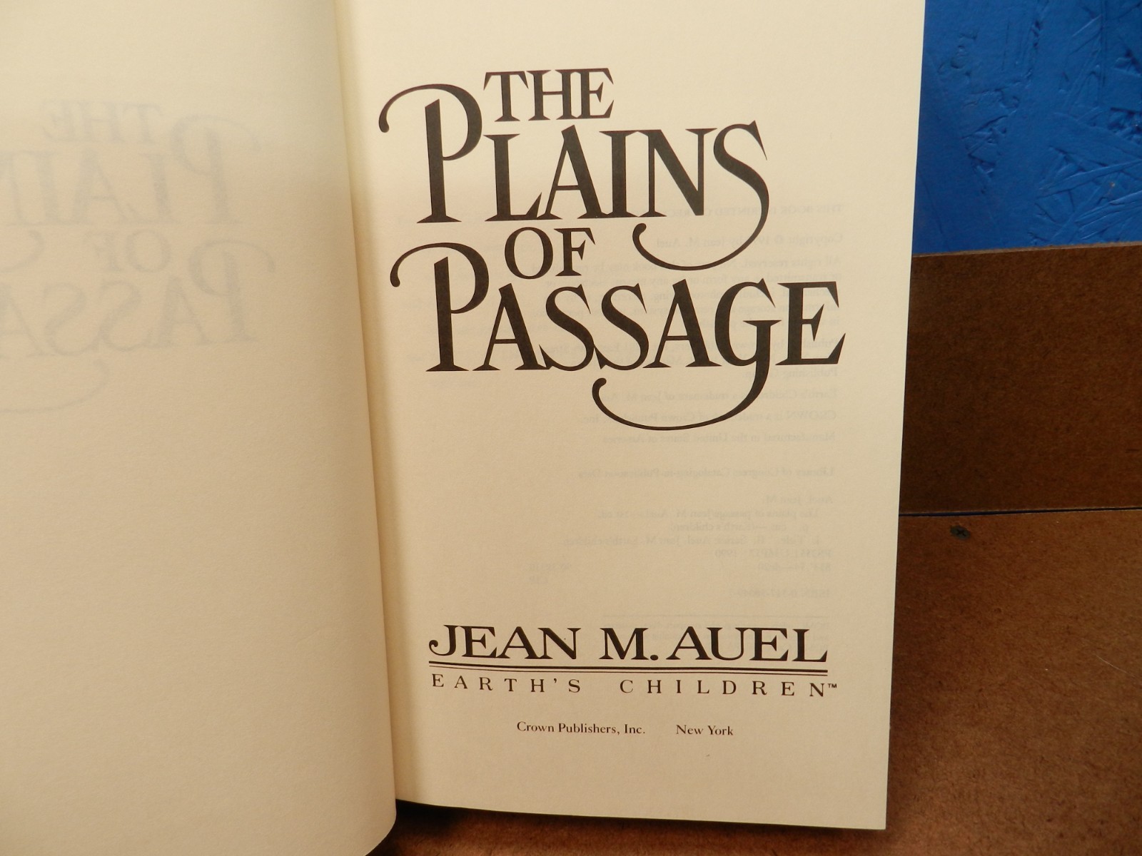 Jean M. Auel CLAN OF THE CAVE BEAR, PLAINS OF PASSAGE & SHELTERS OF STONE EUC