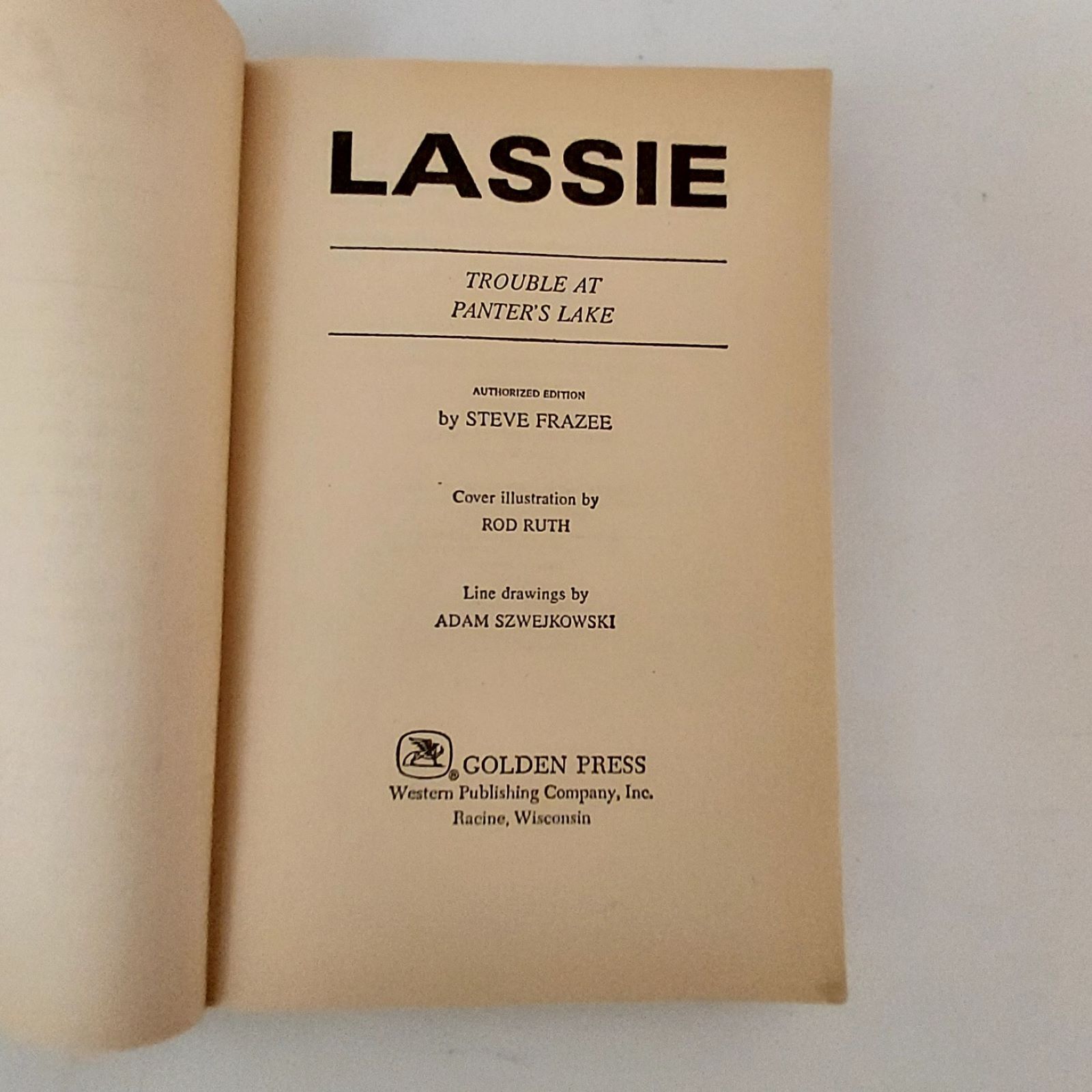 Vintage Lassie Trouble at Panter’s Lake 1982 Hooray for Lassie 1964 First Editio