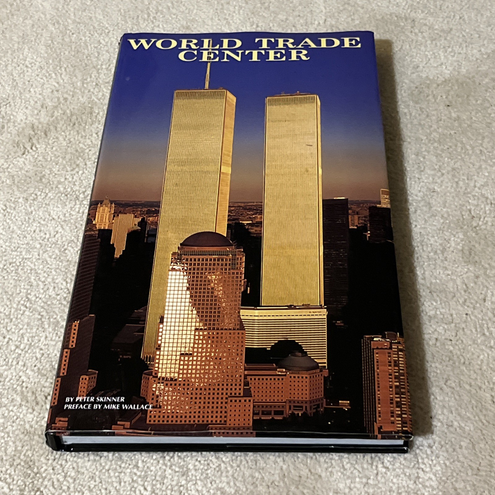 World Trade Center Oversized ( Tall ) HC Book Photos 9/11 Foldout Pages EXC Cond