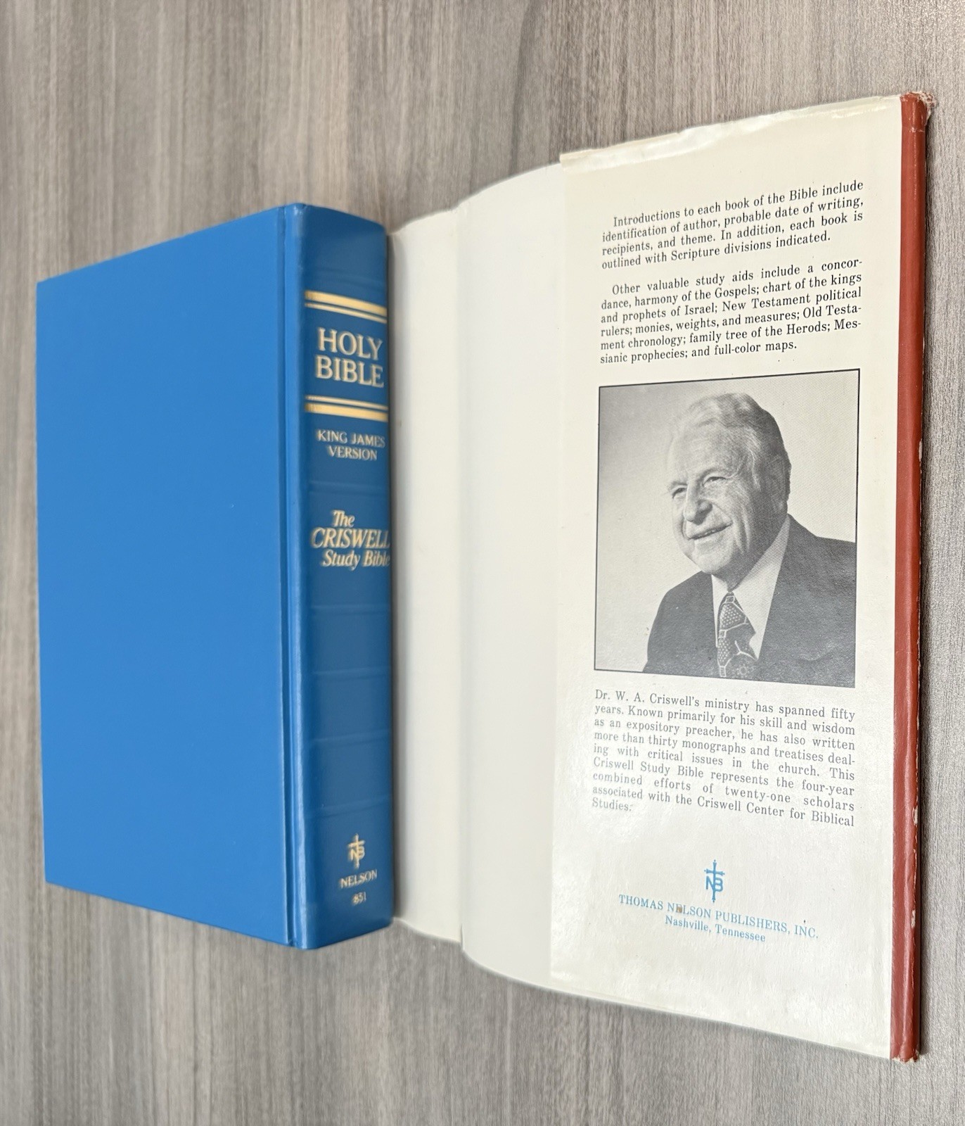 Criswell Study Bible 1979 Thumb Indexed; Blue Hardcover Dust Jacket; Nelson 851