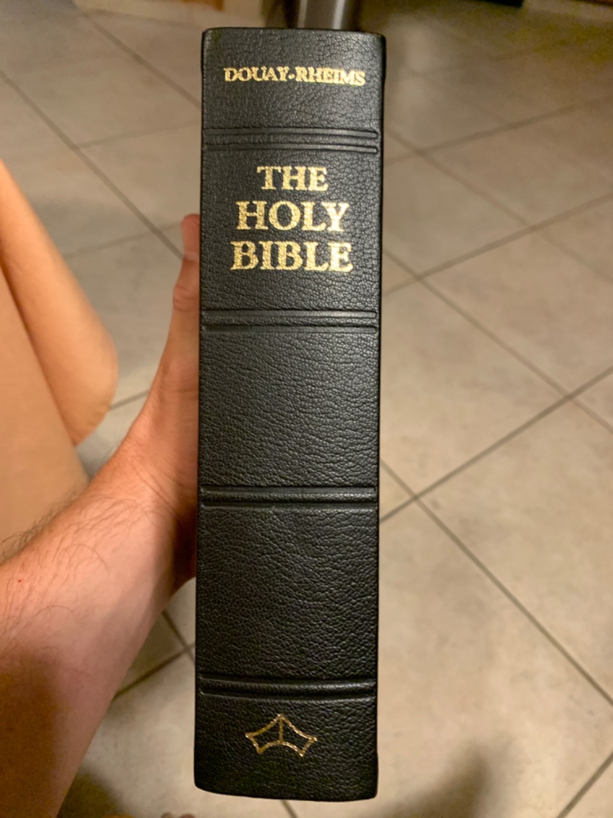 DOUAY RHEIMS BIBLE BORONIUS PRESS STANDARD SIZE BLACK HARDCOVER VERY GOOD