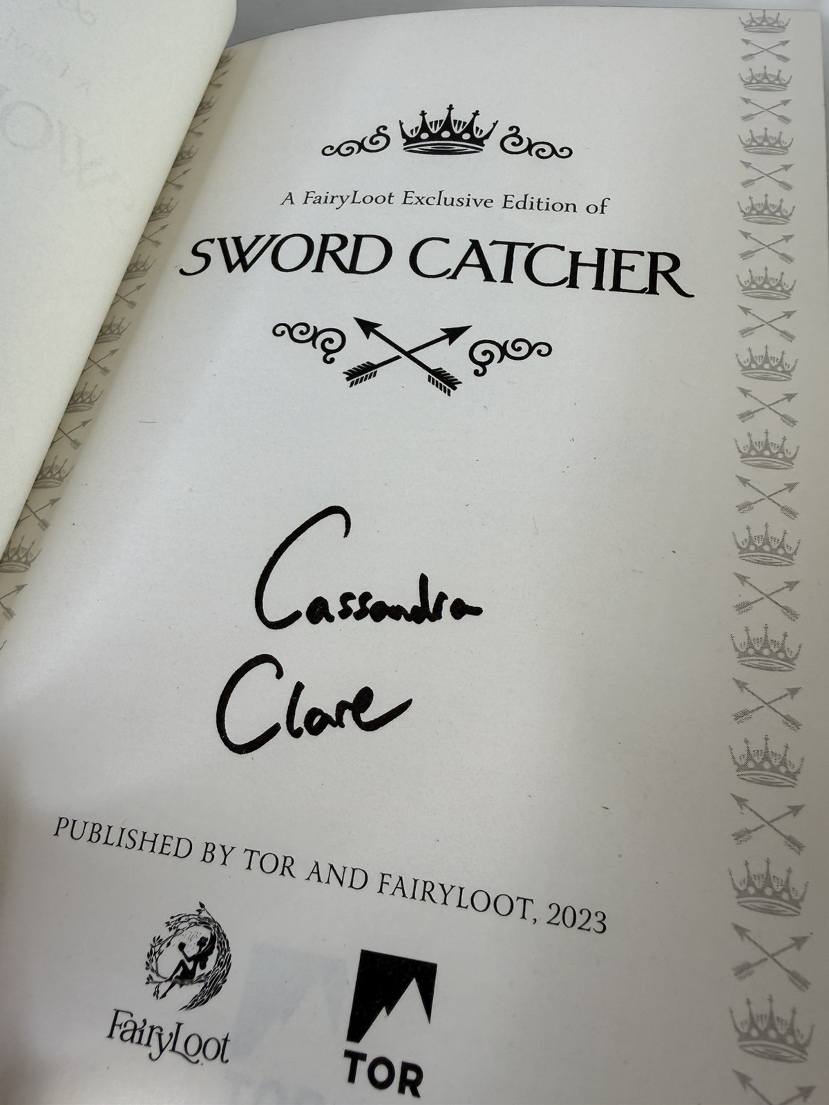 FairyLoot Exclusive Edition Sword Catcher by Cassandra Clare SPRAYED EDGES
