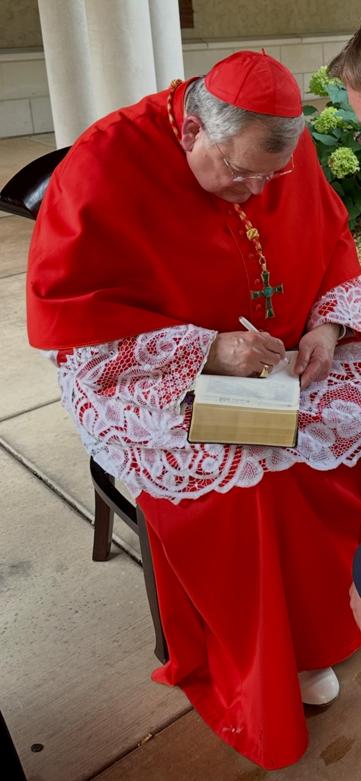 1962 Angelus Press TLM Missal Signed By Raymond Leo Cardinal Burke + Photo