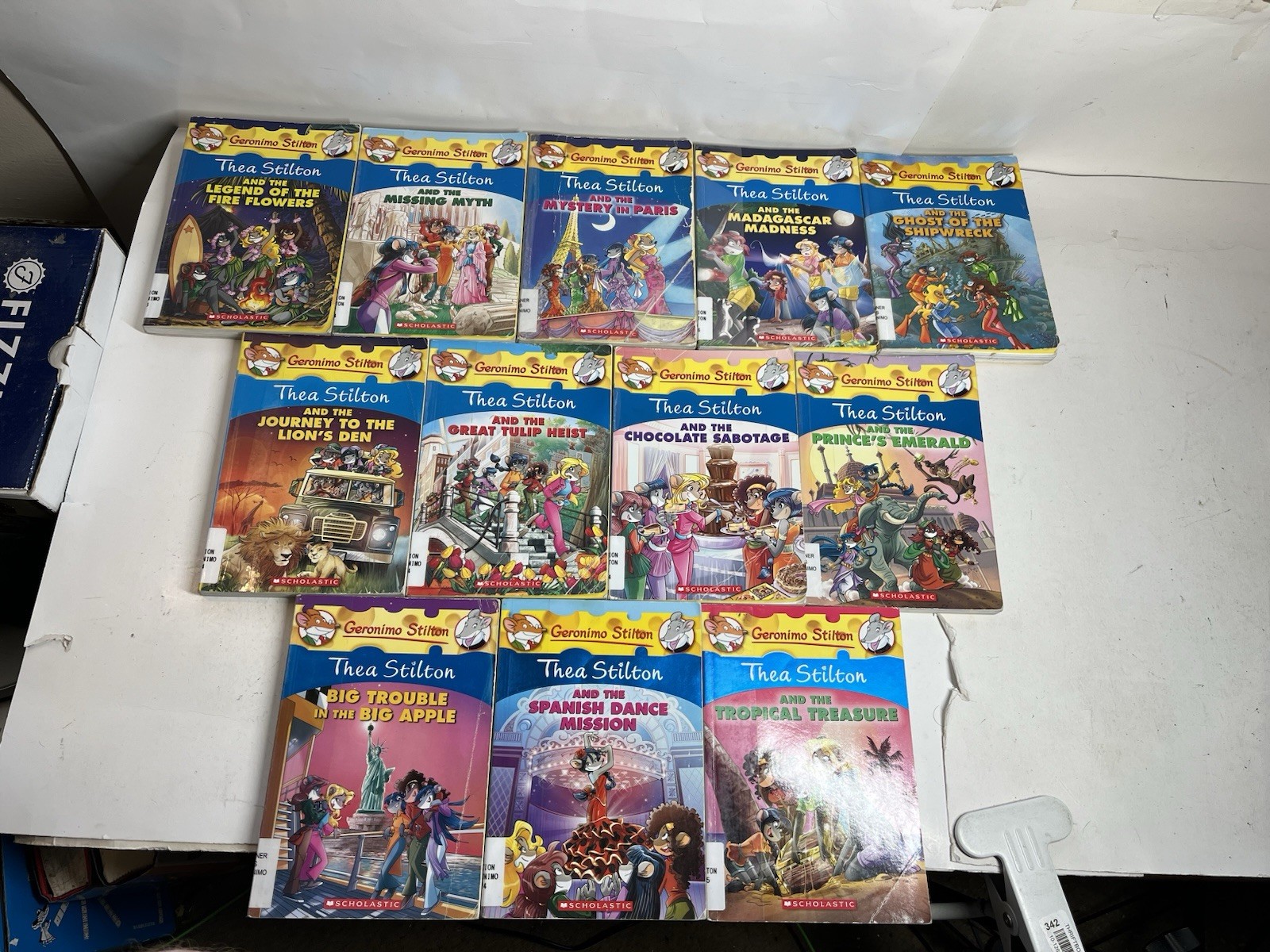 Thea Stilton Illustrated Paperback Book Lot Of 12 Scholastic Ex-Library Geronimo