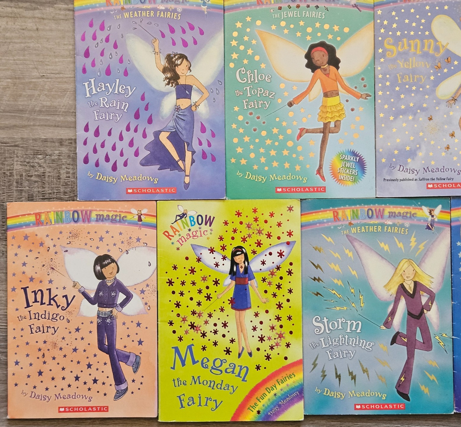 17 Rainbow Magic Fairy Books Daisy Meadows Scholastic Chapter Books Lot. Enjoy!