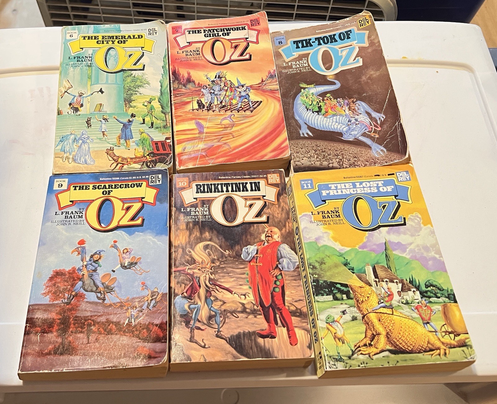 23 Wizard of Oz Books by L. Frank Baum, Paperback book lot, most by Del Rey.