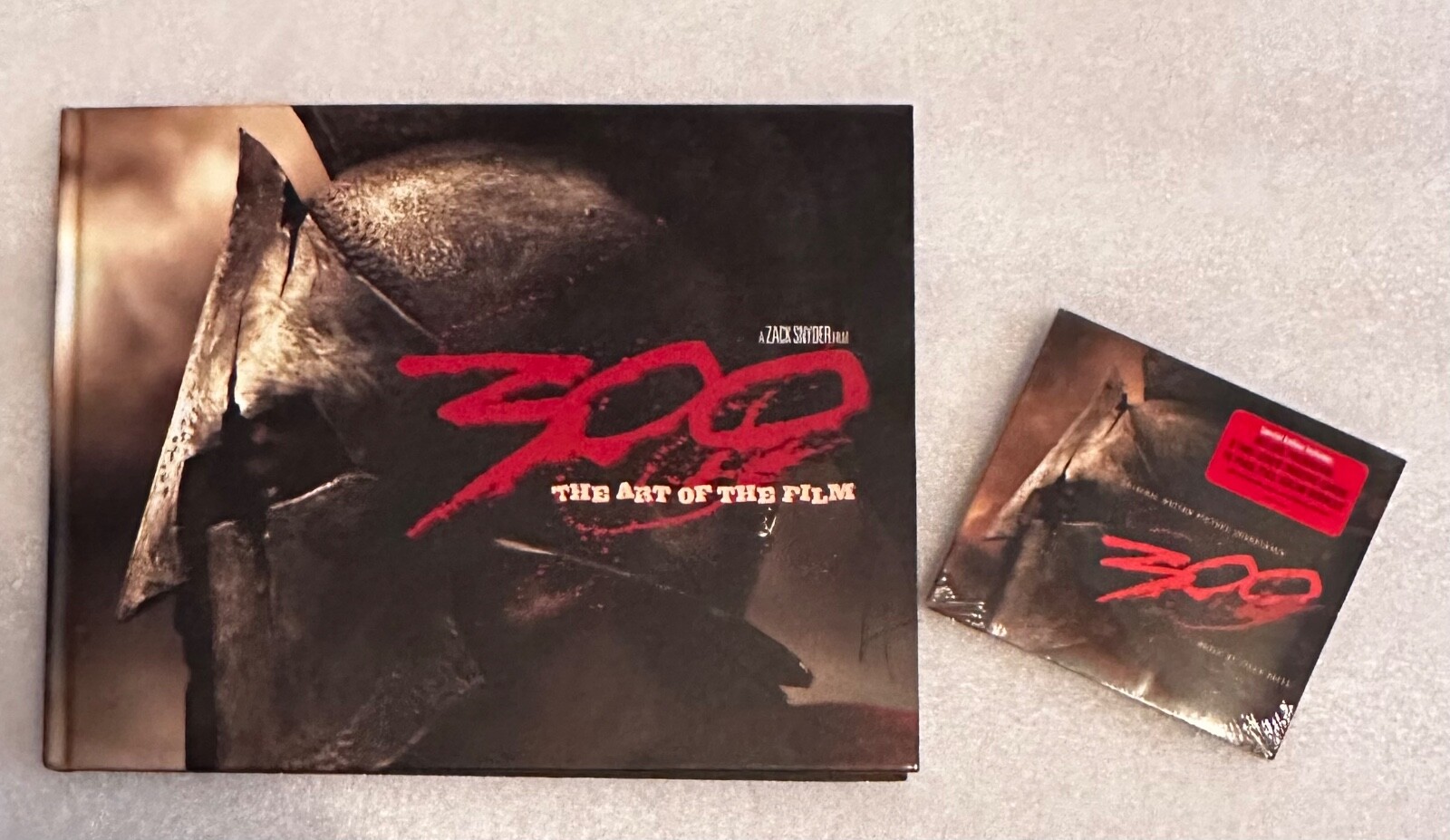 ZACK SNYDER “300” HARDCOVER BOOK & CD 2007 FIRST EDITION DARK HORSE COMICS NEW