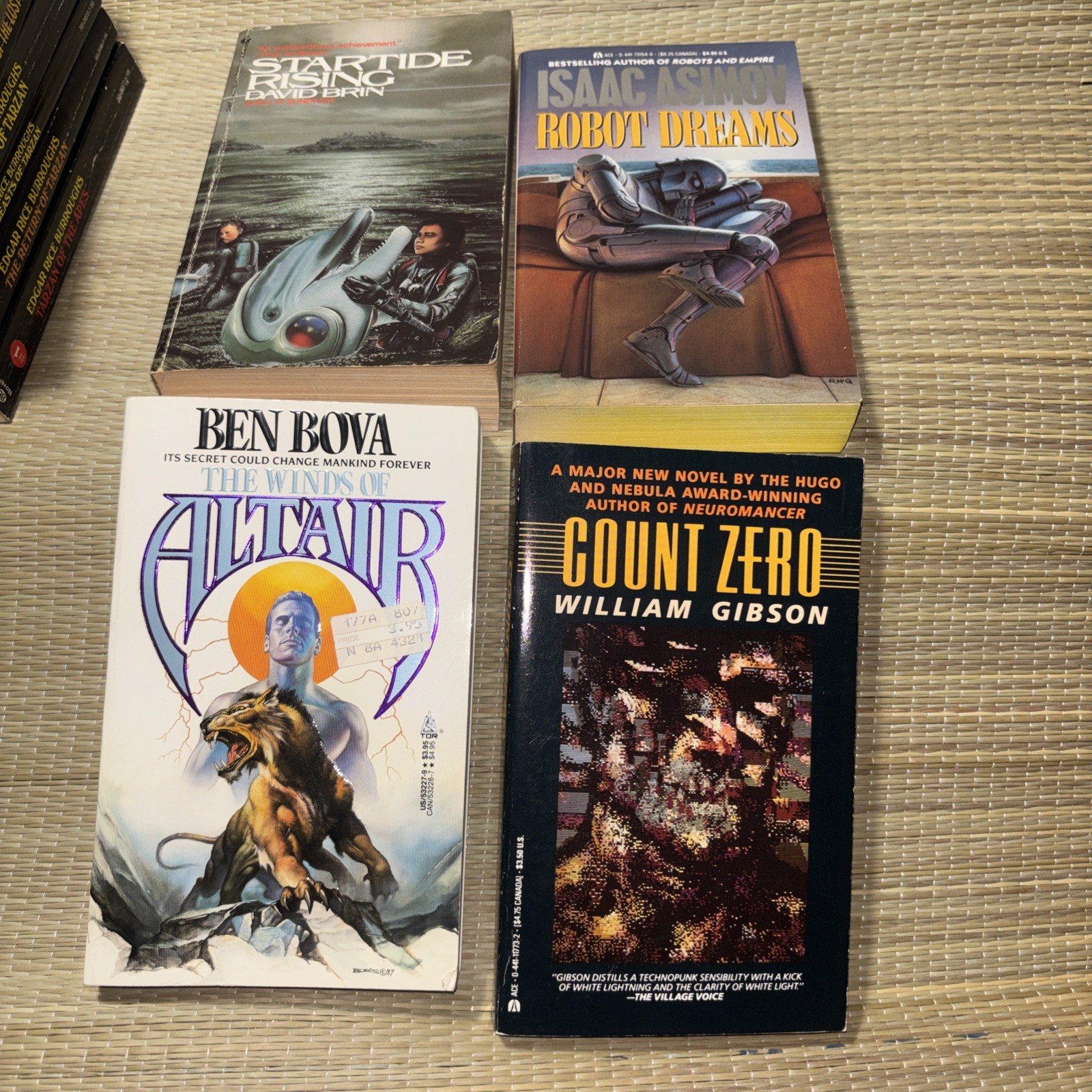 Mixed Lot of 32 PBs SCI-FI, Fantasy, Adventure, Novelization, Gremlins, VTG GOOD